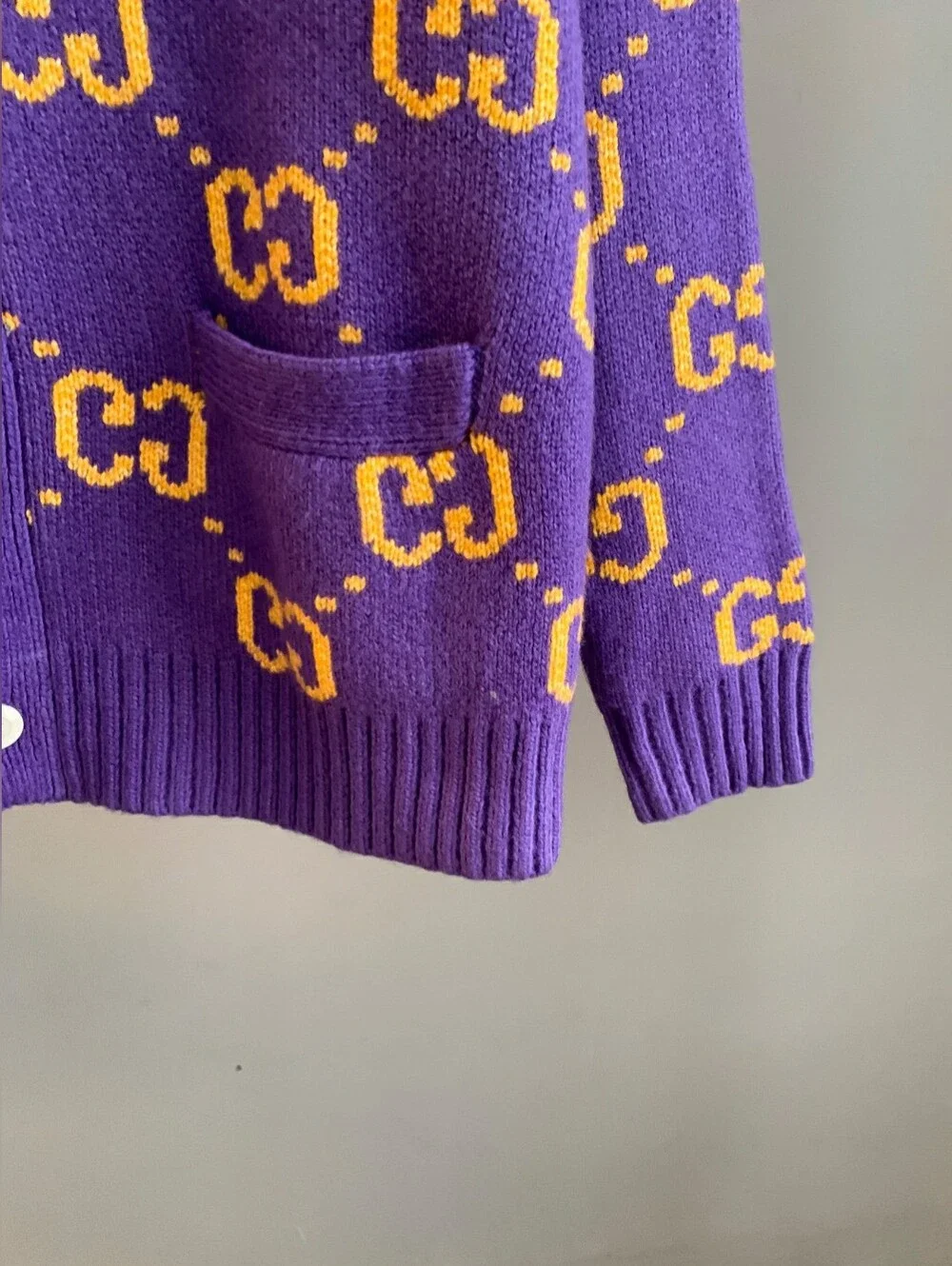 GUCCI Purple Logo Jacquard V-Neck Cardigan